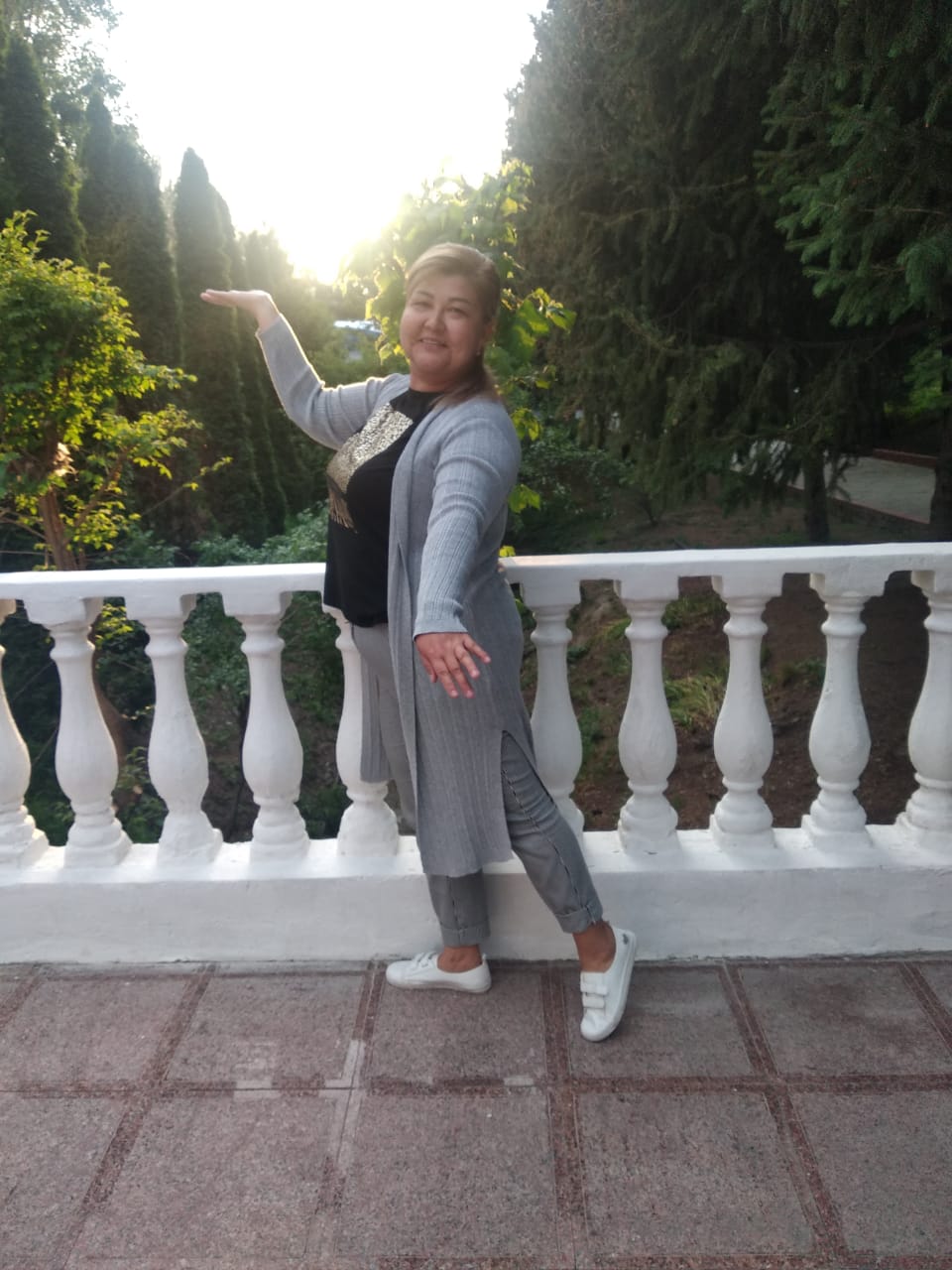 "Достық" халықтық би ансамблінің жетекшісі