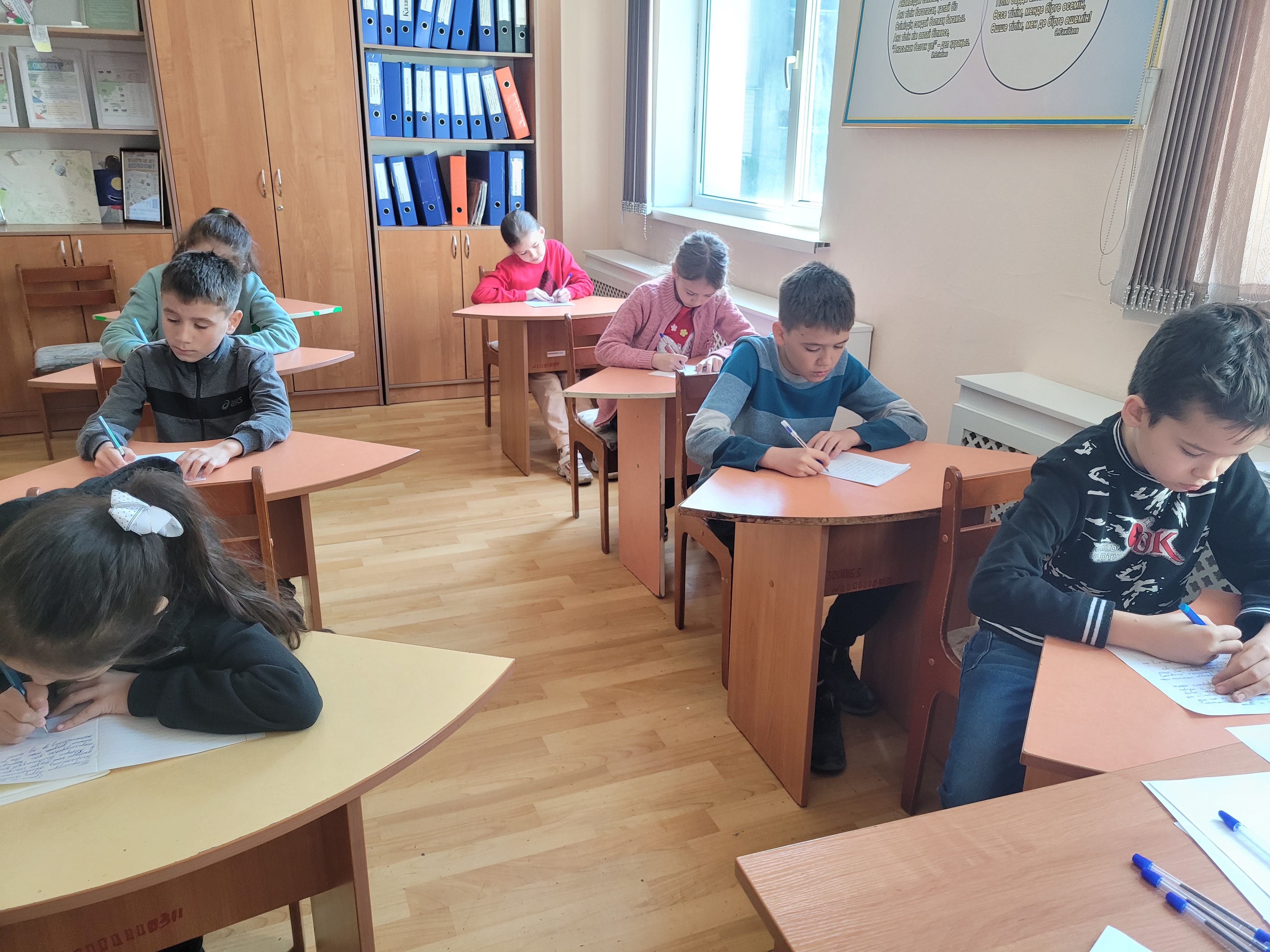 "Еркін ел ұрпағы" атты жалпыұлттық патироттық диктант жазу барысы