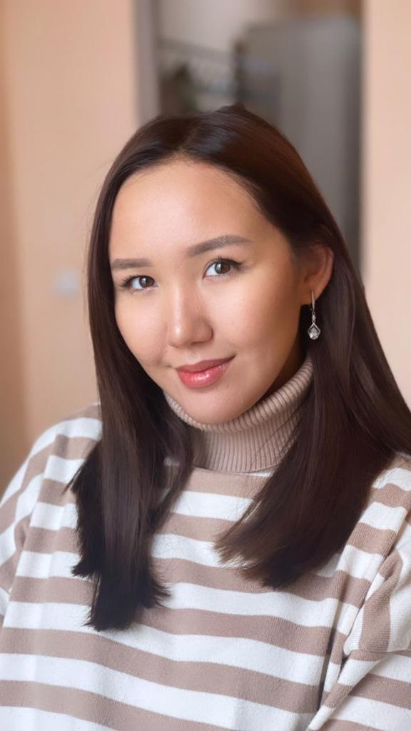 "СахнаLike" театр үйірмесінің жетекшісі