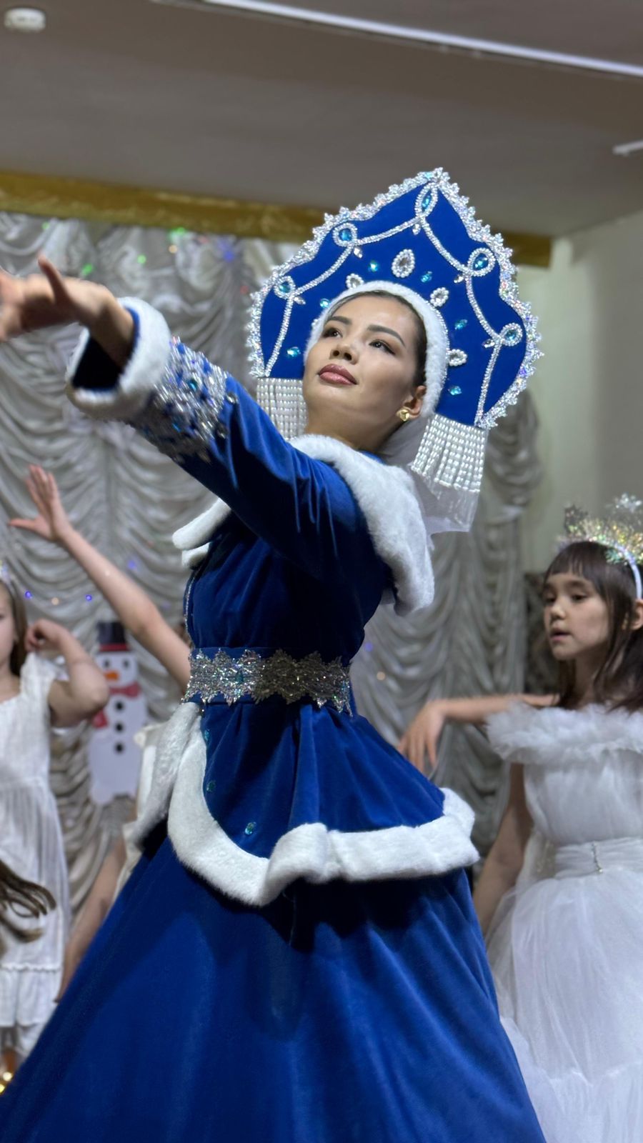 “Жасыл шырша жанында”